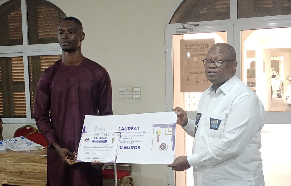 Remise de prix aux lauréats du concours « Franco-fil »