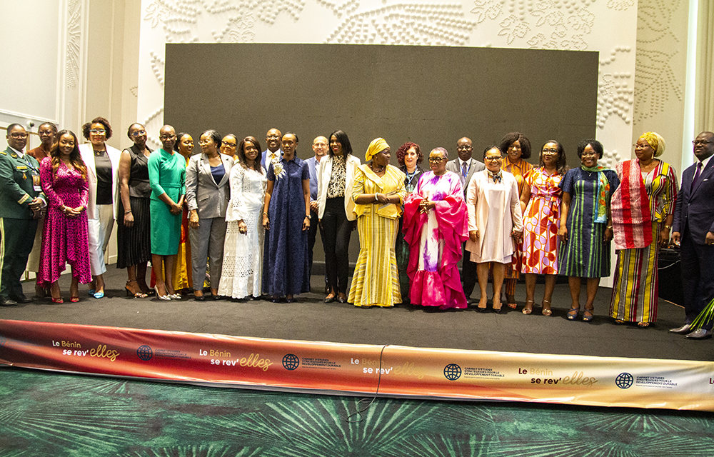 Photo de famille après l'ouverture de l'évènement "Le Bénin se rev'ELLES".