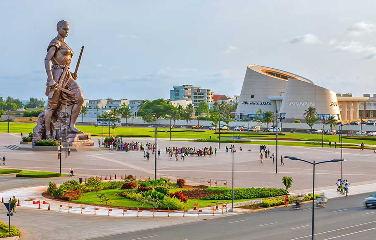 Place de l'Amazone, Cotonou