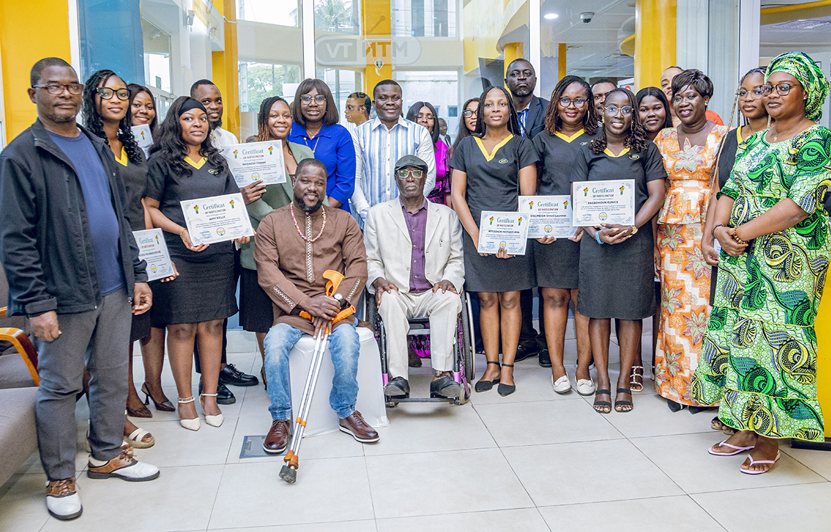 Photo de famille, Cérémonie de remise de certificats, MTN Bénin