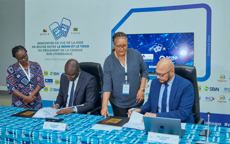 Photo: Signature Bénin et Togo sur élimination des frais de Roaming