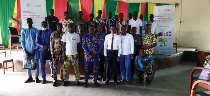 la Chambre de commerce et d’industrie du Bénin (CCI Bénin) a offert une formation à de jeunes entrepreneurs de la commune de Bonou.