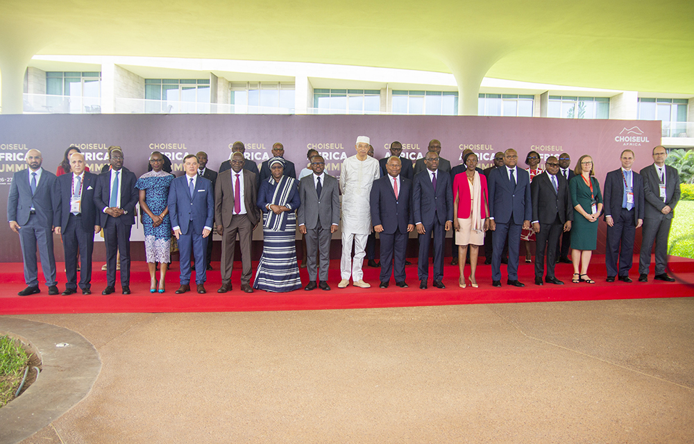 Photo de famille lors du Choiseul Summit à Cotonou le mercredi 26 février 2025, au Sofitel de Cotonou.