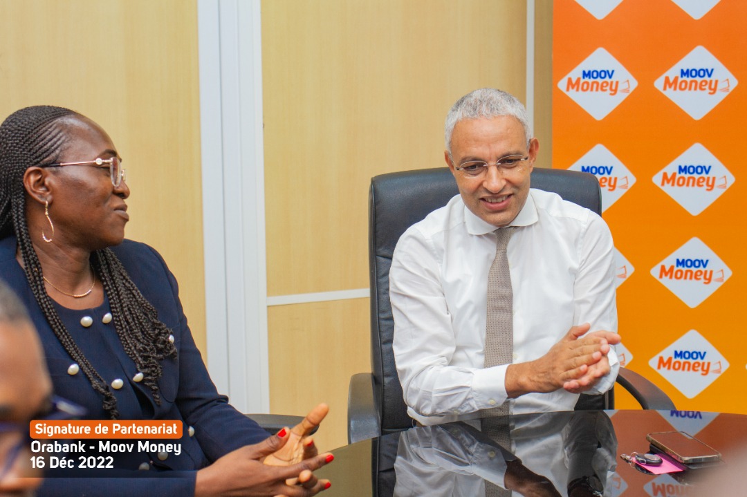 Photo: Signature de partenariat Orabank et Moov Money