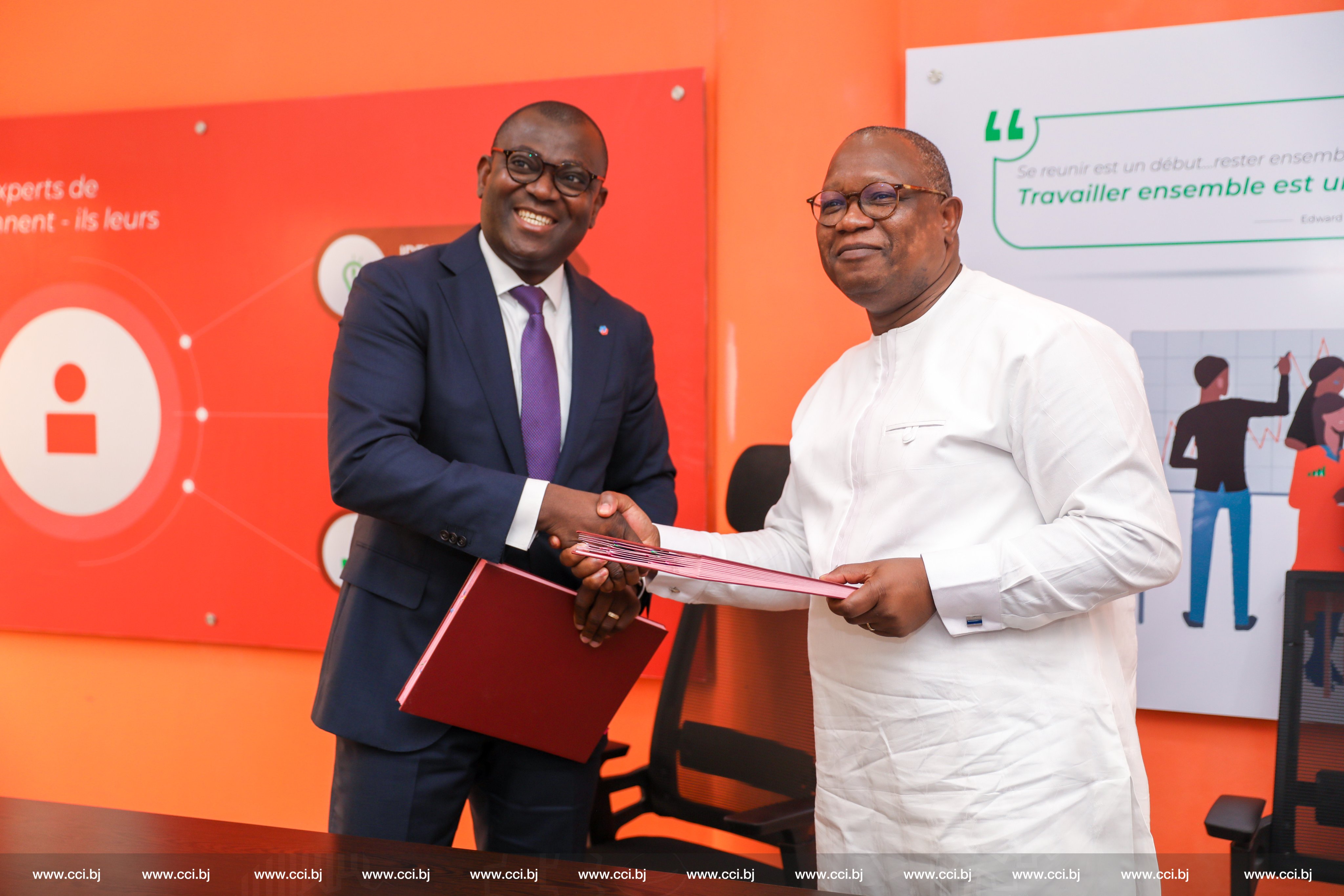 Photo: Arsène Dansou, DG de la BIIC et Raymond Adjakpa, SG de la CCI Bénin