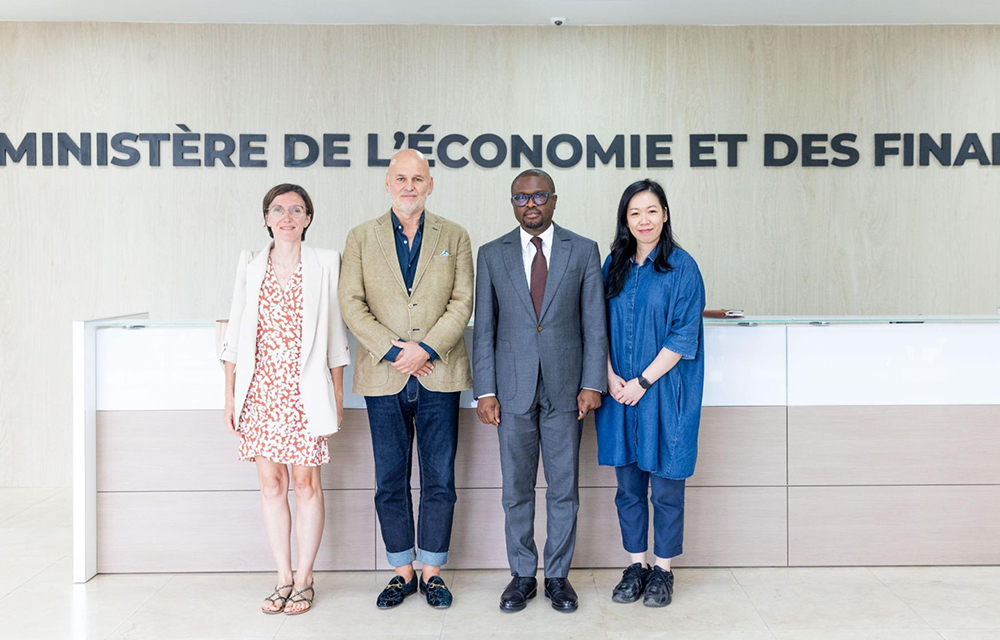 Le ministre d’État en charge de l’Économie et des Finances du Bénin, Romuald Wadagni, reçoit une délégation de la marque française Kiabi.