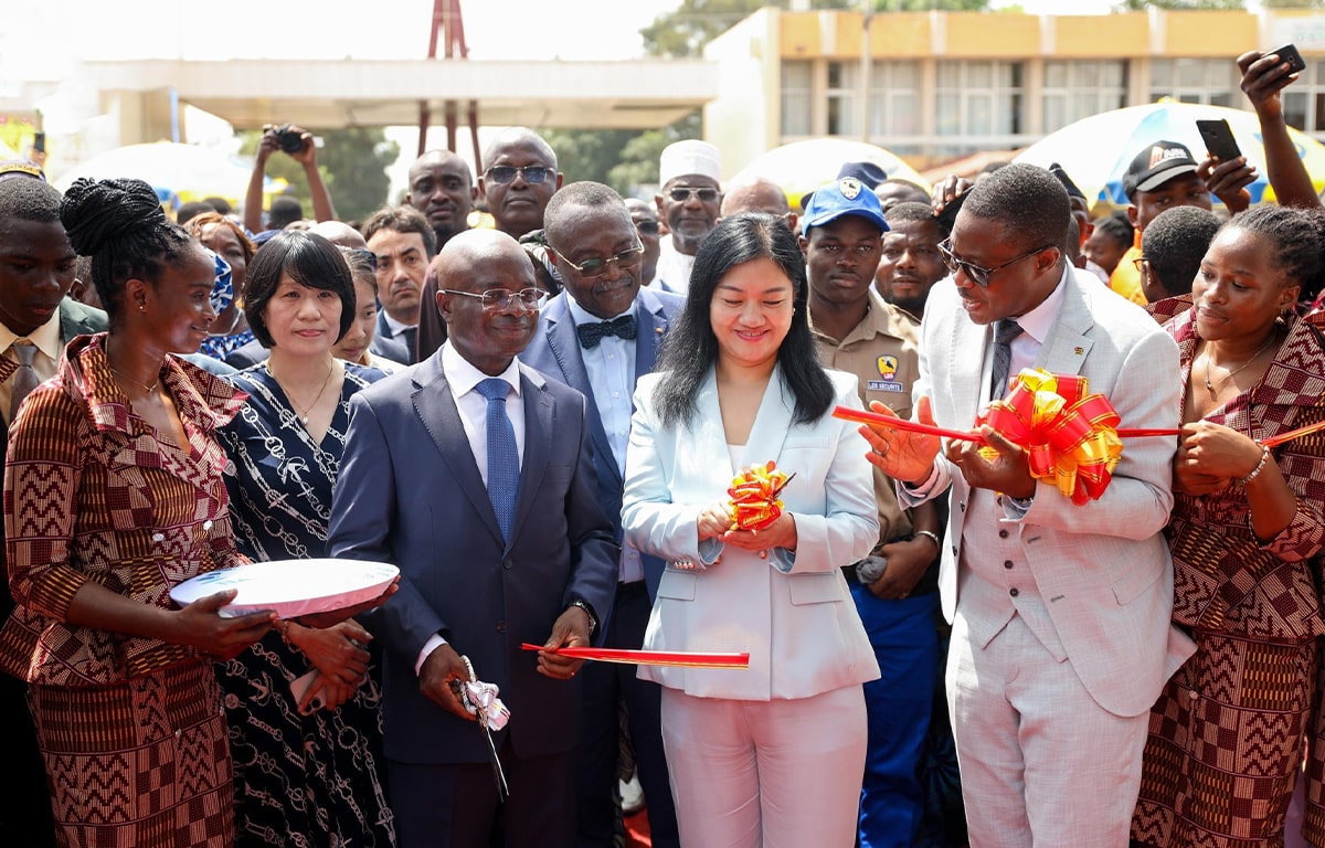Coupure de ruban lors du lancement de la 20ᵉ édition de la Foire internationale de Lomé (FIL)