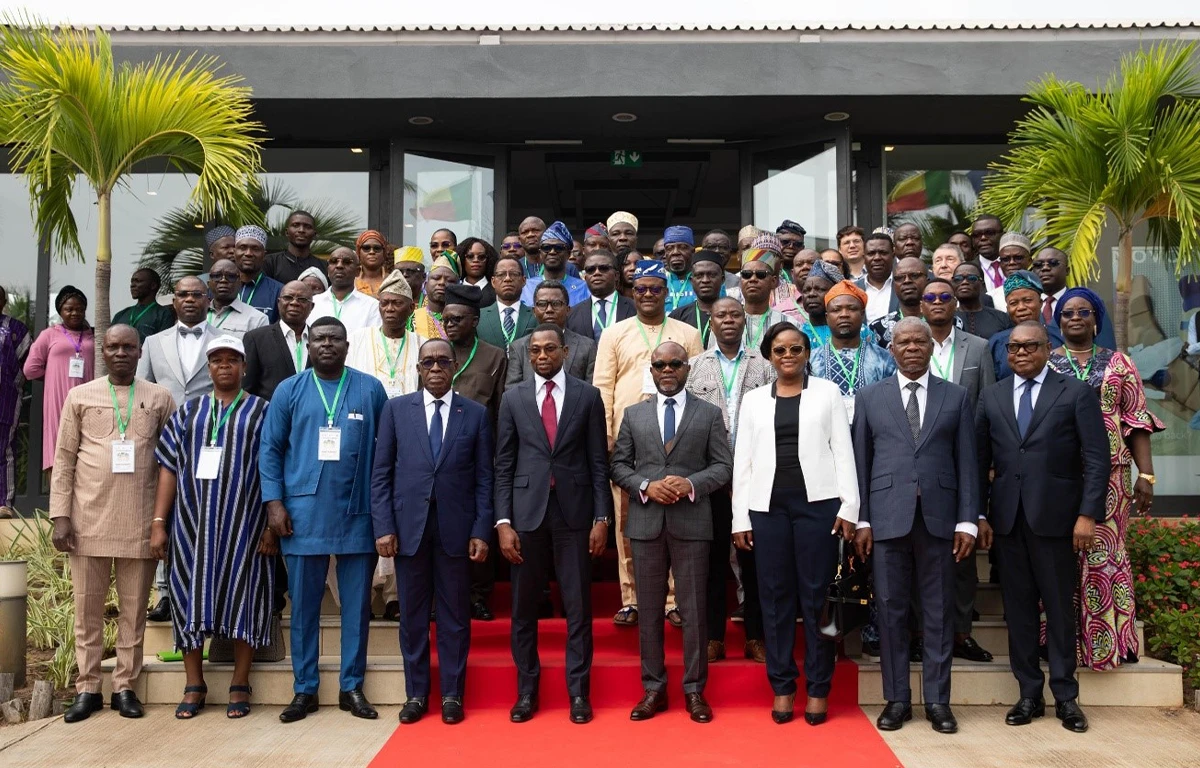 Les participants du premier Forum national du Conseil économique et social