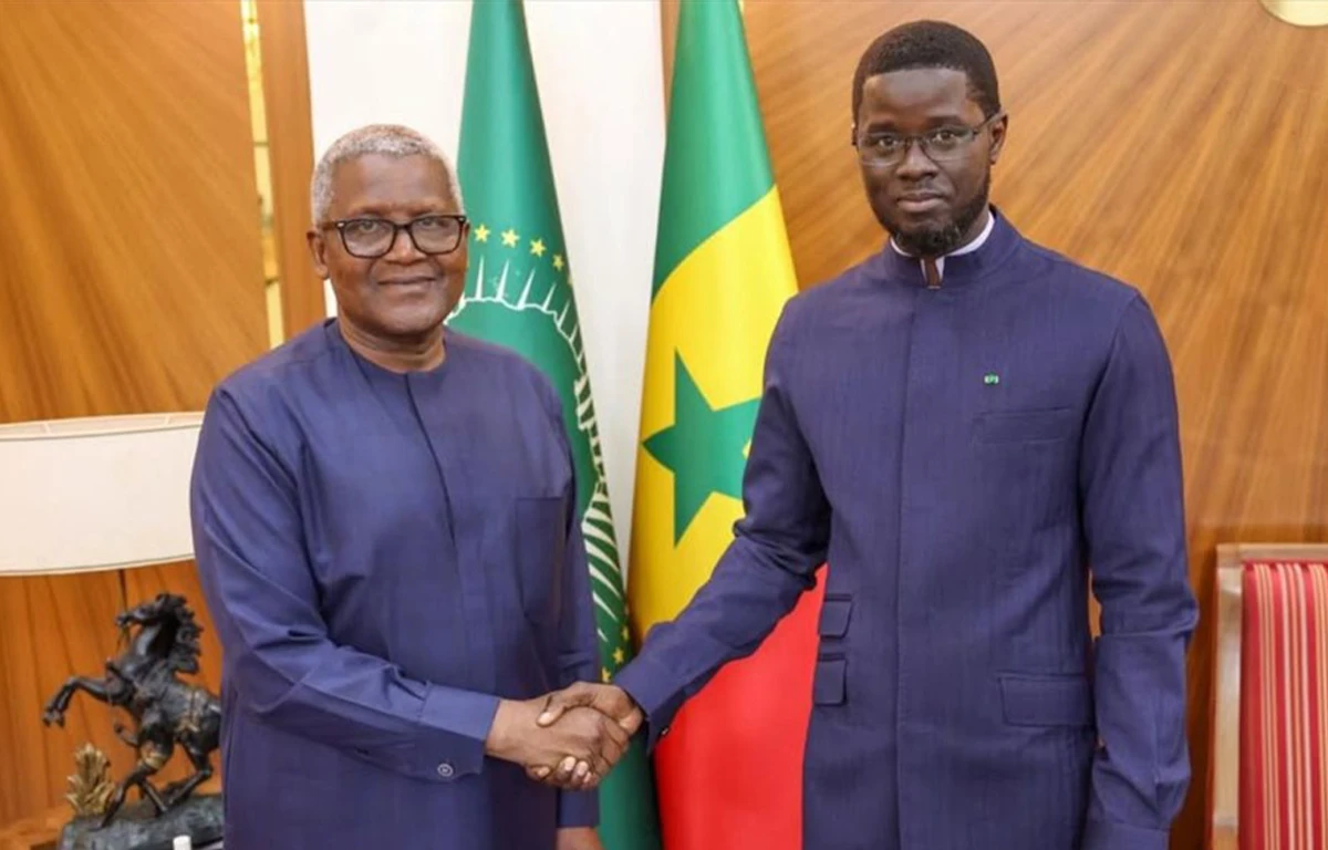 Aliko Dangote, PDG Dangote Group et Diomaye Faye, président de la République du Sénégal