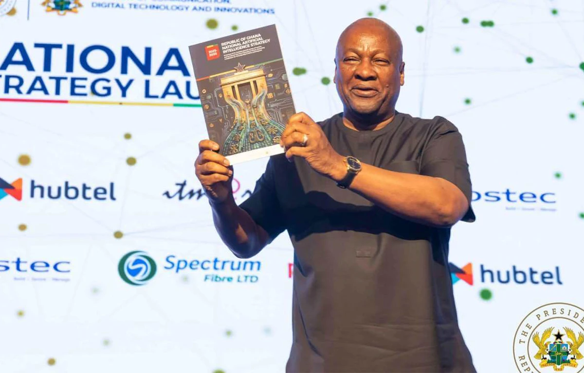 Le président ghanéen John Dramani Mahama lançant la première stratégie nationale (2025–2035) en matière d'intelligence artificielle du pays