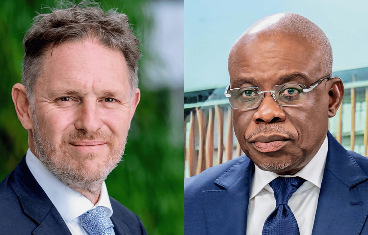 L’ambassadeur des Pays-Bas Joris Jurriëns et le ministre béninois du Cadre de vie et des Transports chargé du Développement durable José Didier Tonato