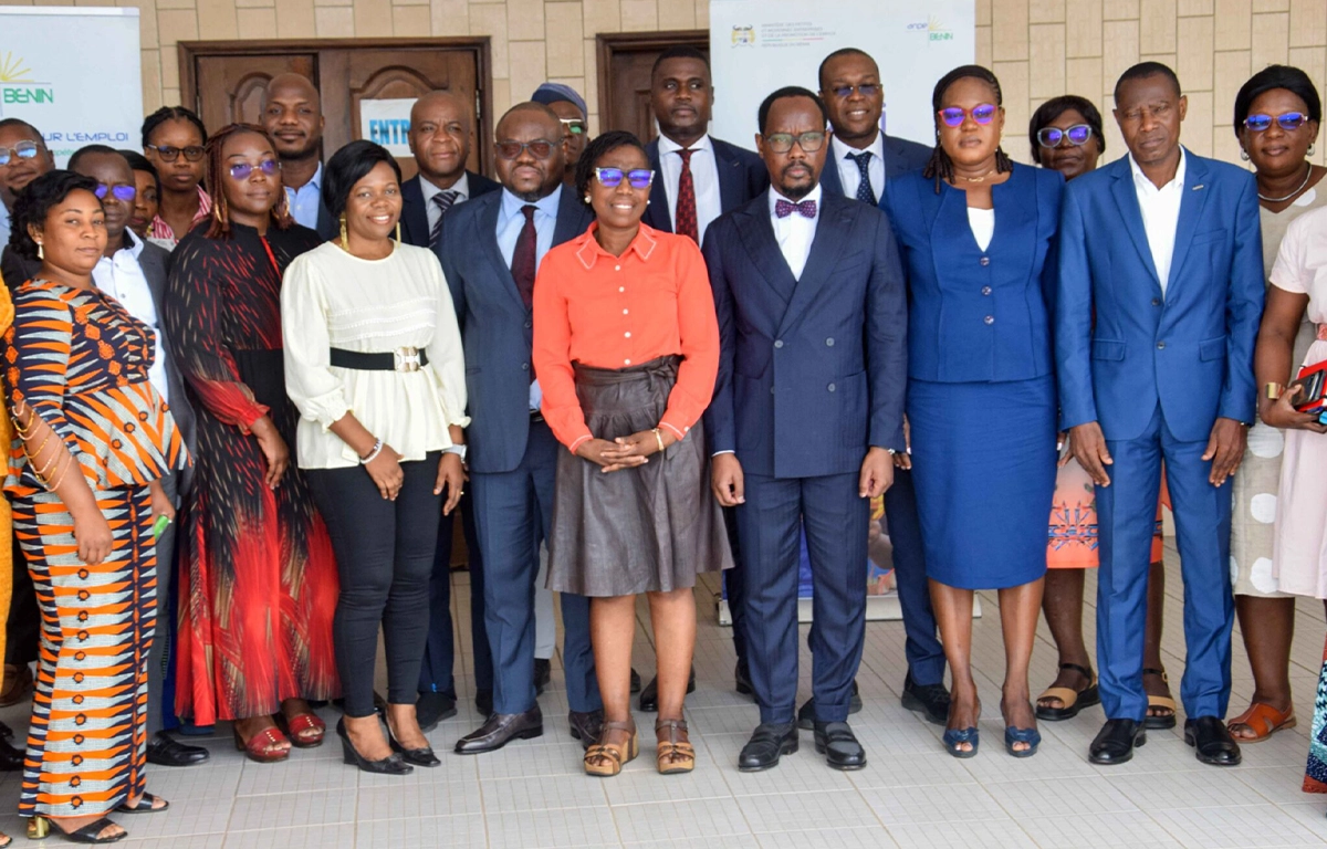 Modeste Kérékou, Ministre des Petites et Moyennes Entreprises et de la Promotion de l’Emploi (MPMEPE), en visite à l’Agence nationale pour l’emploi (AnpE), le mercredi 02 avril 2025