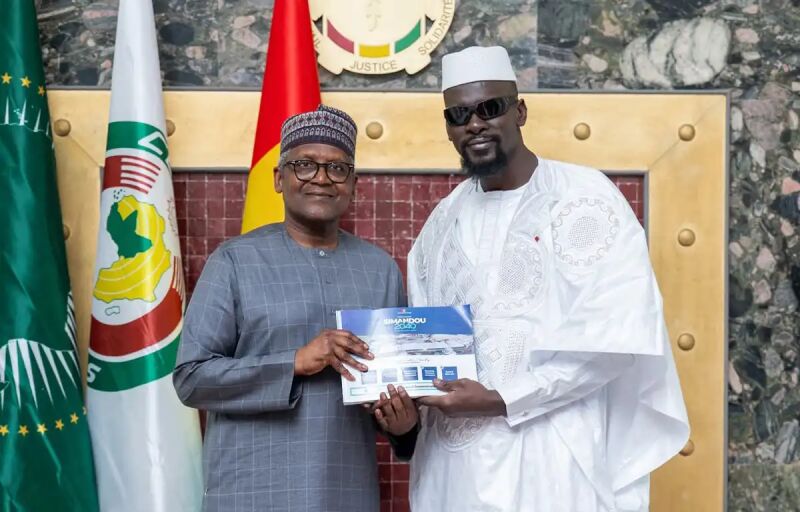 Guinée : Aliko Dangote reçu par Mamadi Doumbouya pour discuter d'investissements