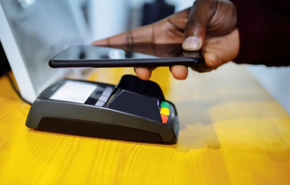  Mobile money vs banques : qui contrôle vraiment les flux financiers en Côte d’Ivoire ?