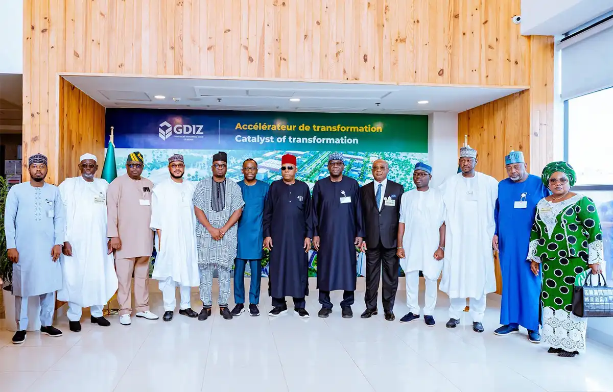 En visite à la Zone industrielle de Glo-Djigbé (GDIZ), le vice-président nigérian Kashim Shettima a salué le modèle béninois de transformation locale.